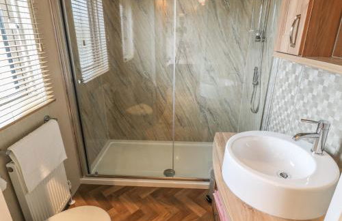 Avonal Lodge 24 - Photo 11