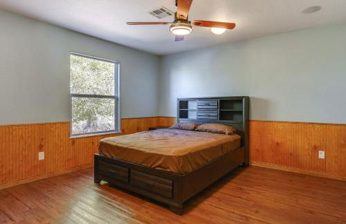 Huge Kitchen and Open Interior Pueblo Group Getaway - Foto 16