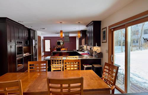 Spacious 4BR Near Beaches WFH Office & Pool - Foto 7