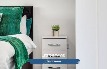 Tipton 3 Bedroom House Garden Sleeps 7 - JRR Stays - Foto 21