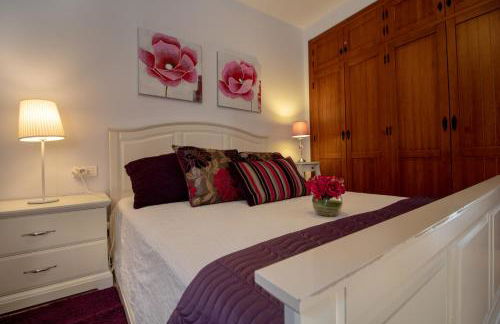 Quiet house in village center with mountains views - Photo 23