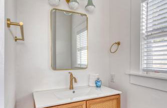 Eclectic 2BR - Victorian Charm - Steps to Fun - Photo 22