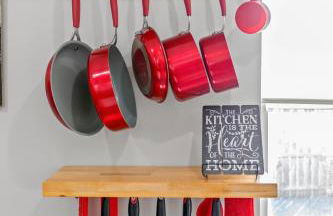 Luxe Suite with Pool Table, King Bed, 3 TVs, & Free Parking - Foto 29