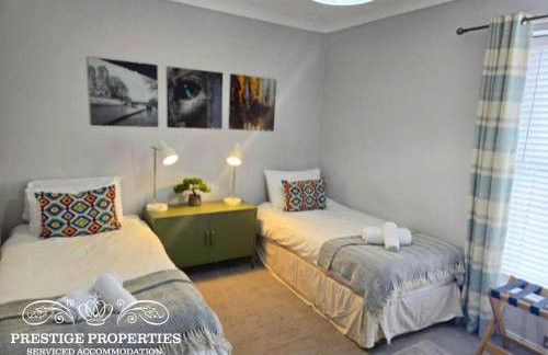 Harcourt by Prestige Properties SA - Foto 1