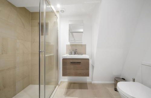 Eton House-Stunning-Castle views-5Bed-Free-Parking - Foto 17