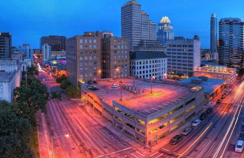 Lux, Spacious 2B Penthouse w/ Stunning Views - Foto 18