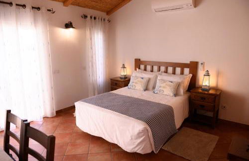 Falésias da Arrifana - Foto 23