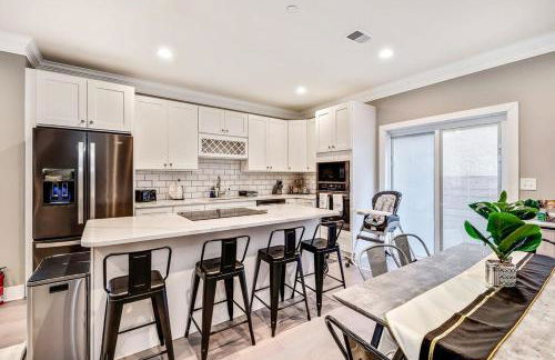 Exceptional Downtown Townhome with Roof Deck -4Bedroom & 3Baths - Foto 6