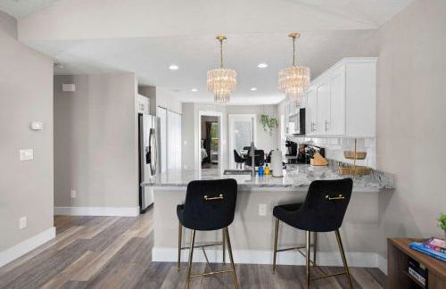 5 Minutes to Beach and Downtown Fire pit Grill - Foto 11