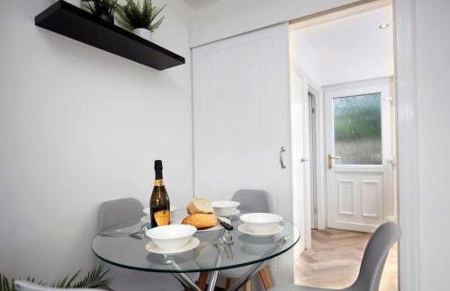 Cromwell-2 Bed Great for Contractors with Drive WiFi - Foto 14