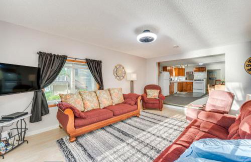 Lakefront Family Retreat with Private Dock! - Foto 6