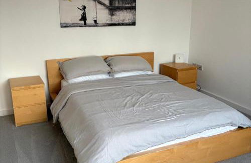 Modern Large 4-Bed Property sleeps 10 in Abergele - Photo 12