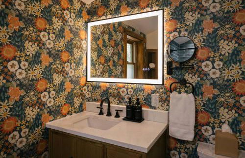 Family Retreat Sauna Hot Tub Games Peloton - Photo 59