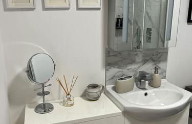 No5 at 53 - 2 bed apartment in Leek, Staffs Peak District - Photo 3