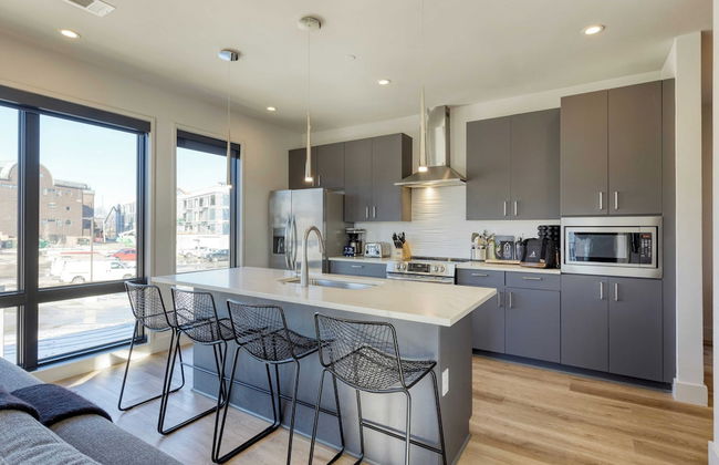 New Modern 2bdr in Walkable Midtown w/ Gym, Pool Honkey-tonk by Avantstay - Foto 34