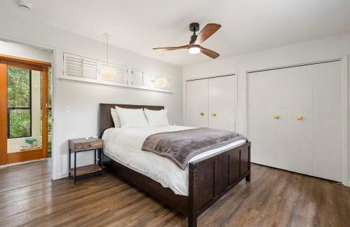 Mid-Mod Hilltop Retreat Views & Local Wildlife - Foto 2