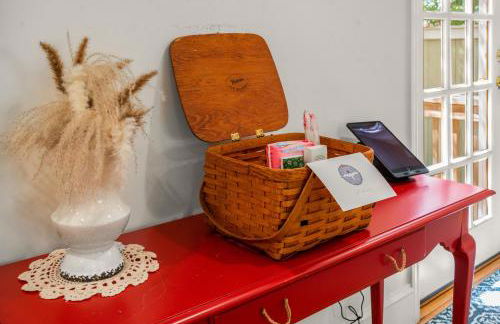 Coastal Victorian Home Walk to Downtown - Foto 33