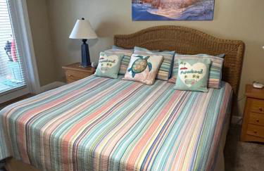 Unique 3BR, 1 of 5 Condos w/Huge Poolside Patio, Steps to Beach & Pier, Gated - Foto 28