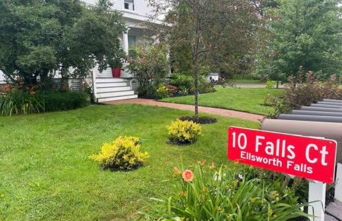 Falls Farmstead 1865 Ellis House Cozy and Comfy Apt #1 - Foto 13