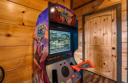 The Overlook - '21 Cabin - Gorgeous Unobstructed Views - Fire Pit Table - GameRm - HotTub - Xbox - Lots of Bears - Foto 48