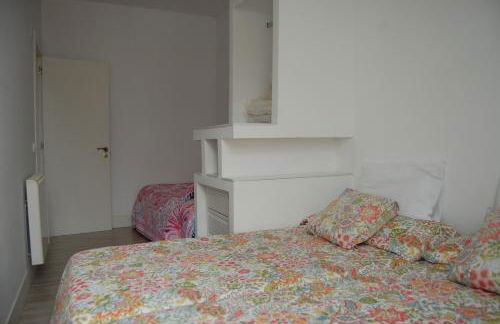 Rua Nova Apartment 28, 3 Dormitorios, WIFI, PS4 y Netflix, a 200m Catedral - Foto 40