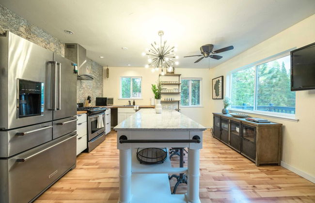 Alpine Bay by Avantstay 5mins To Diamond Peak Skiing w/ Expansive Deck - Foto 8