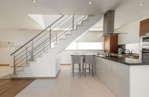 Poolside & Seaview Villa - Foto 25