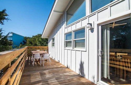 Cozy Beach House Steps from the Shore: 4 Bedroom - Foto 4