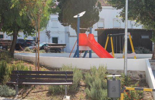 Casa das Bonecas by LovelyStay - Foto 19