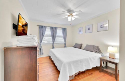 Park your Boat! Mins from the Ocean•Screened Porch - Foto 12