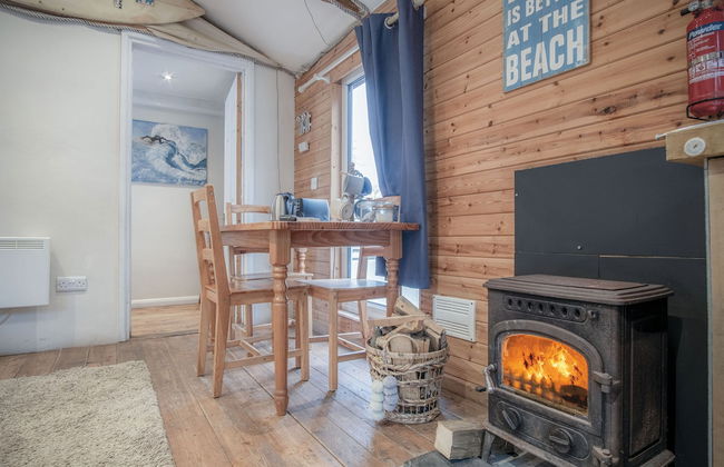 The Lodge - 1 Bedroom - Freshwest Beach Retreat - Photo 14