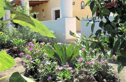 Casa Il Girasole, panoramica e a pochi passi dal centro di Malfa - Foto 2