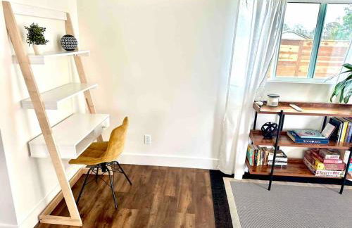 Modern Home with View and Large Private backyard - Foto 29