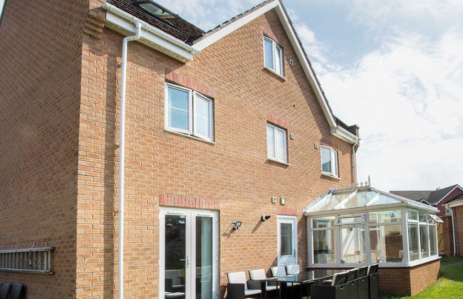 5 Bed Detached House - Sleeps 14 - Photo 49