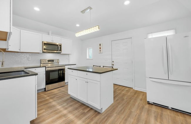 Spacious 3BR Detroit Apt Sleeps 7 + Wifi - Foto 23