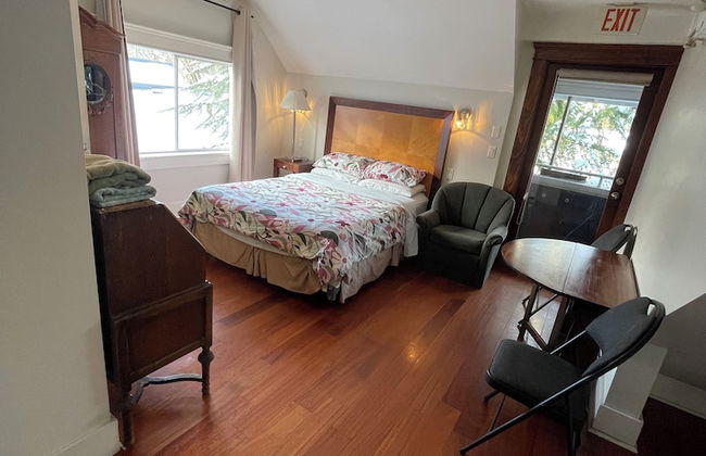 West Broadway guesthouse - Photo 41