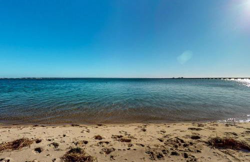 Commercial Street Retreat - Foto 12