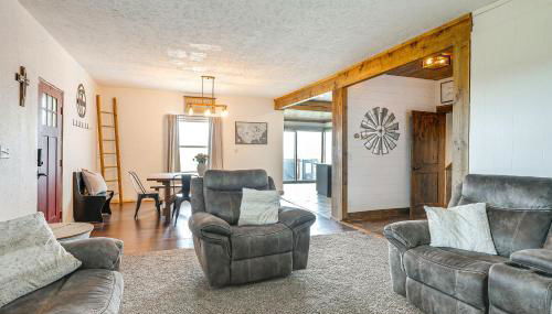 Family-Friendly Seward Home with Sauna and Pool! - Foto 5