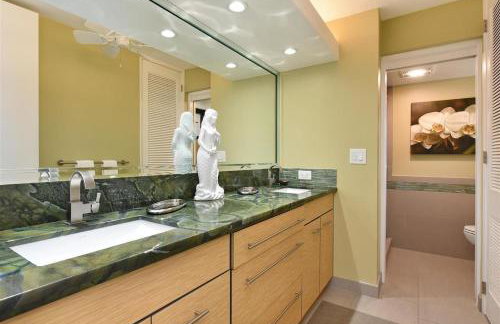 Oceanfront Remodeled-30 Feet to Ocean-Central AC-Highly Sought After - Foto 31