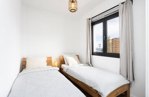 Villa de 4 dormitorios, moderna y nueva, con aire acondicionado, cerca del mar y playa - Casa Maravilla - Foto 37