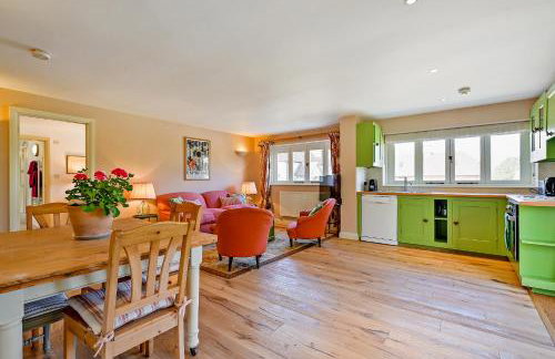 Idyllic Cottage in South Oxfordshire - Photo 7