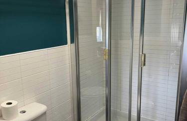 Large 4 Bedroom 3 Bathroom Town House with Secure Parking by Amazing Spaces Relocations Ltd - Foto 19