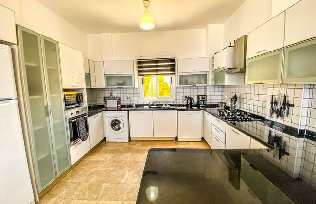 Ocean View Family Villa, Sleeps 2-10, Private Pool, Wifi, Internet Tv & Acs - Photo 18