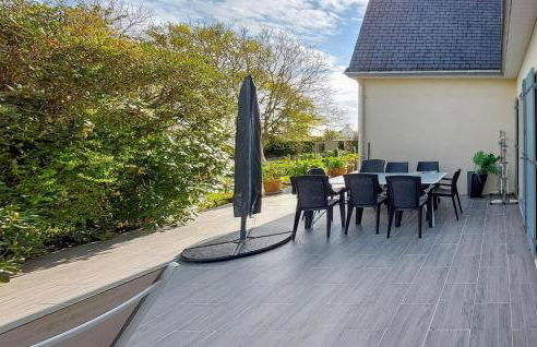 Gorgeous Apartment In Concarneau - Photo 15