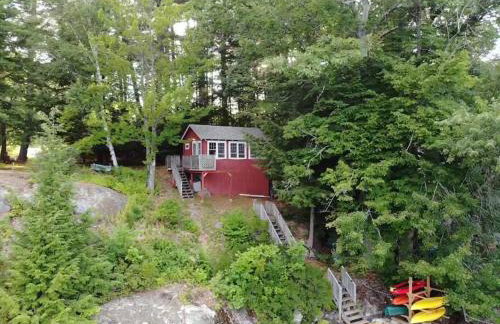 Little Red Wing 50s Lake Cabin - Foto 16