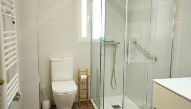 Las Torres del Centro by Alogest - parking opcional - Foto 5, towels, Shower