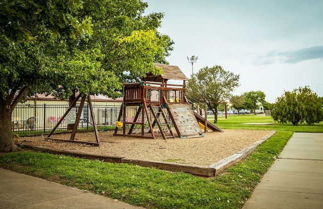 The Big Texan - Cabins & Wagons - Foto 42
