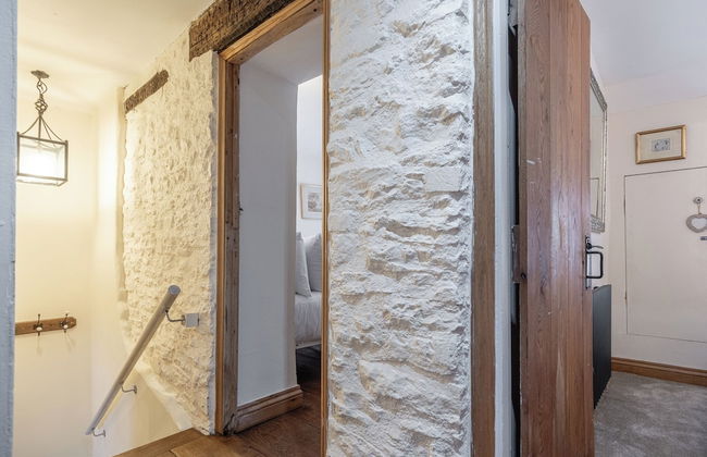 Eilmers Cottage Lovely 4BD in Malmesbury - Photo 1