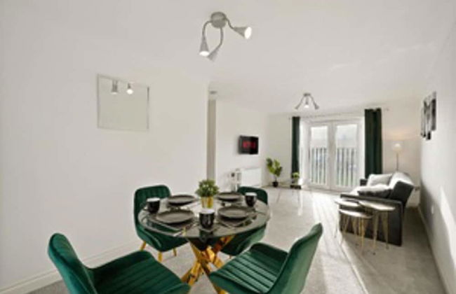 Stylish 2 bed Apt - Free Parking - Foto 10