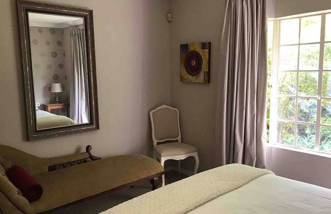 Fully Furnished 3 Bedroom House In in Pentagon Park Bloemfontein - Photo 2